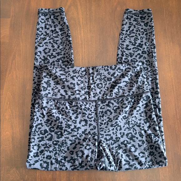 Athleta Pants - Athleta Animal Print Legging, med